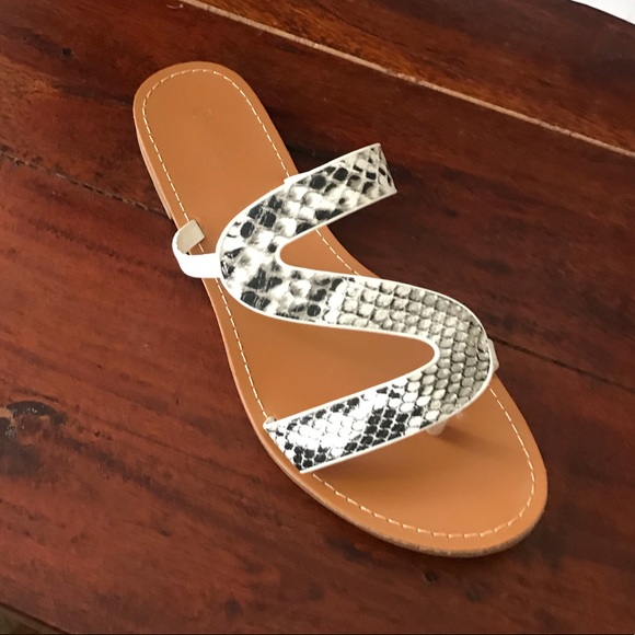 🧡Snake Print Sandals🧡 - Picture 2 of 4